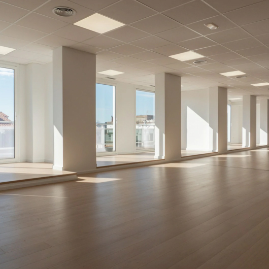 Instalación de pavimento laminado Finfloor Style Wood Impression Roble Selena Dorado V4, laminado duradero, antiestático, resistente al fuego y manchas, apto para zonas húmedas y calefacción, sobre suelo existente.
